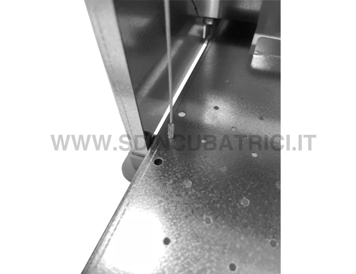 Mangiatoia Automatica a Pedale River Systems ALMA 19L per Polli e Volatili - SD Incubatrici 